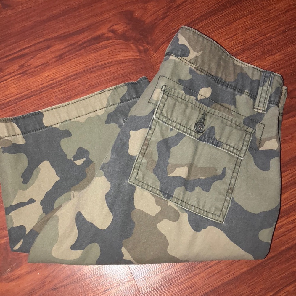 Arizon camo shorts never worn